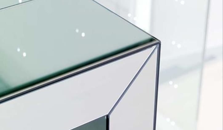 GLASS CONSOLE