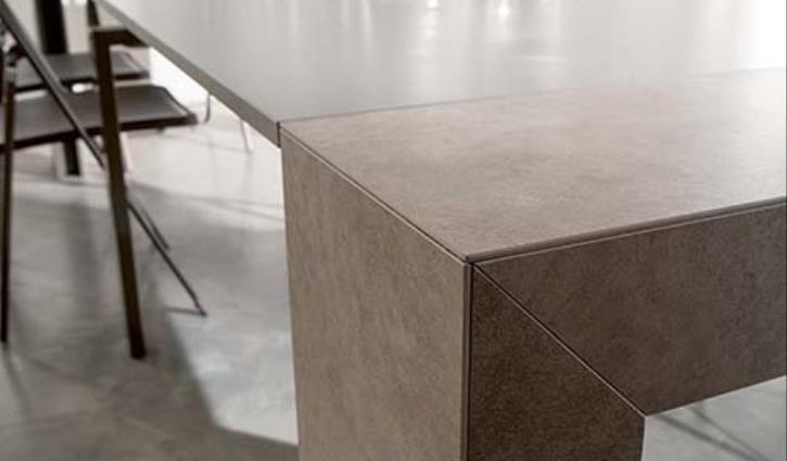 GLASS CONSOLE