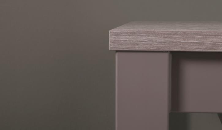 Stretch console detailing